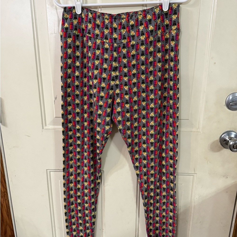 LulaRoe Colorful Patterned Women’s Curvy Leggings